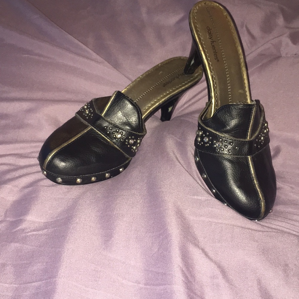 Very cute rhinestone clog!